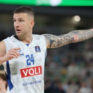 大家都是首发！东契奇1.65亿续约湖人&amp;amp;欧米奇曾效力于NBL广西威壮