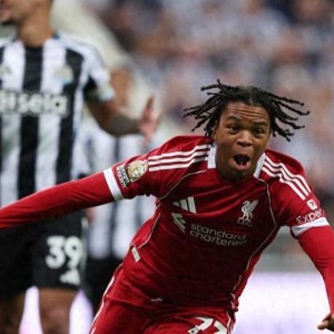 英超：16岁小将补时绝杀，助利物浦3-2惊险取胜